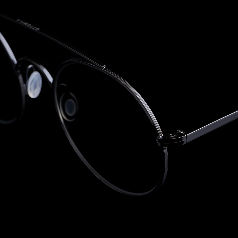 8M6 BLACK
